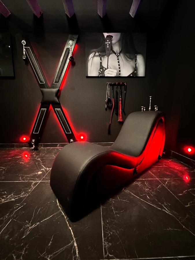 Loveroom De Luxe - Theme 50 Nuances De Grey Maison Privative Spa Insolite Douchy-les-Mines Zewnętrze zdjęcie