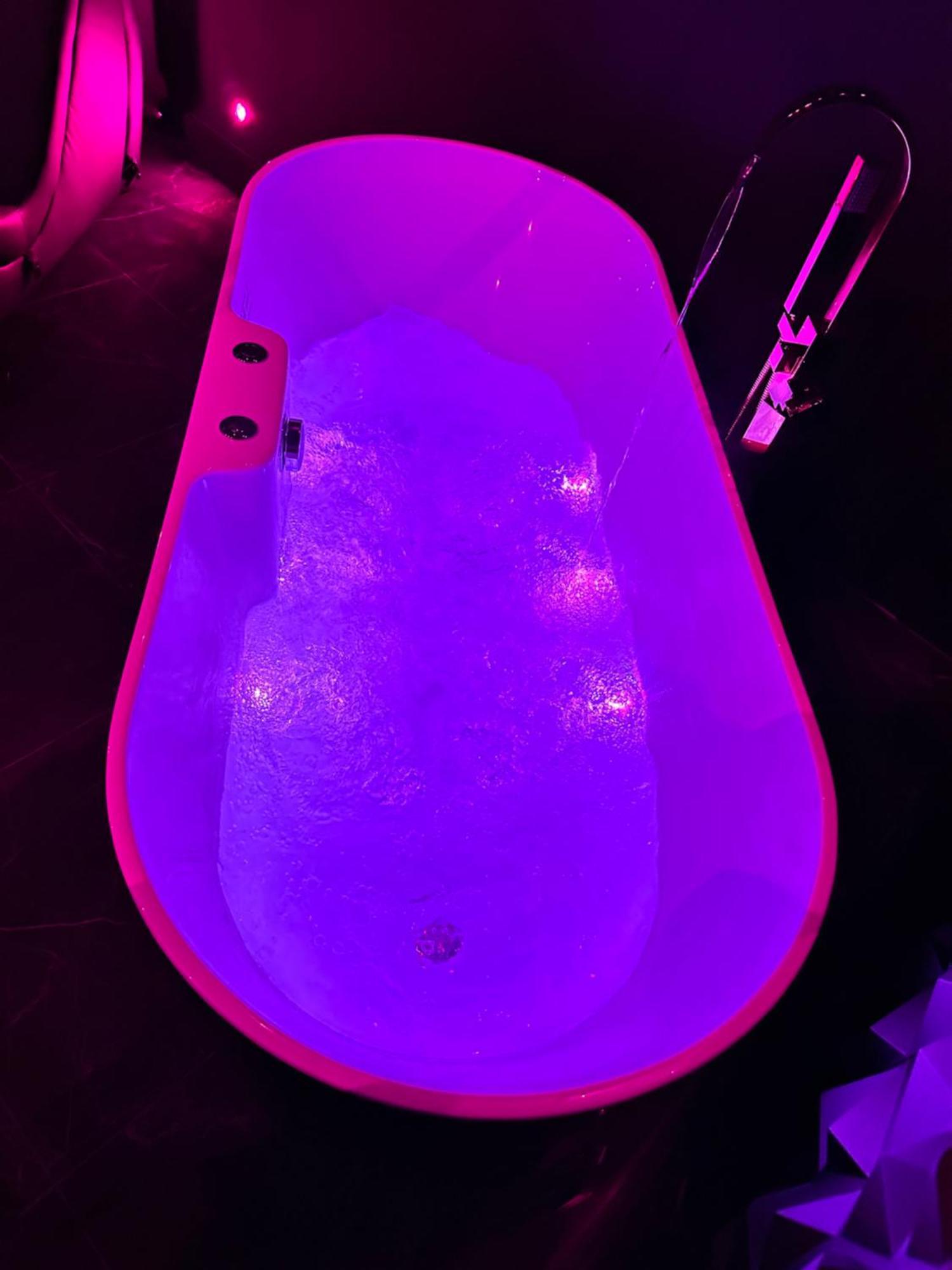 Loveroom De Luxe - Theme 50 Nuances De Grey Maison Privative Spa Insolite Douchy-les-Mines Zewnętrze zdjęcie